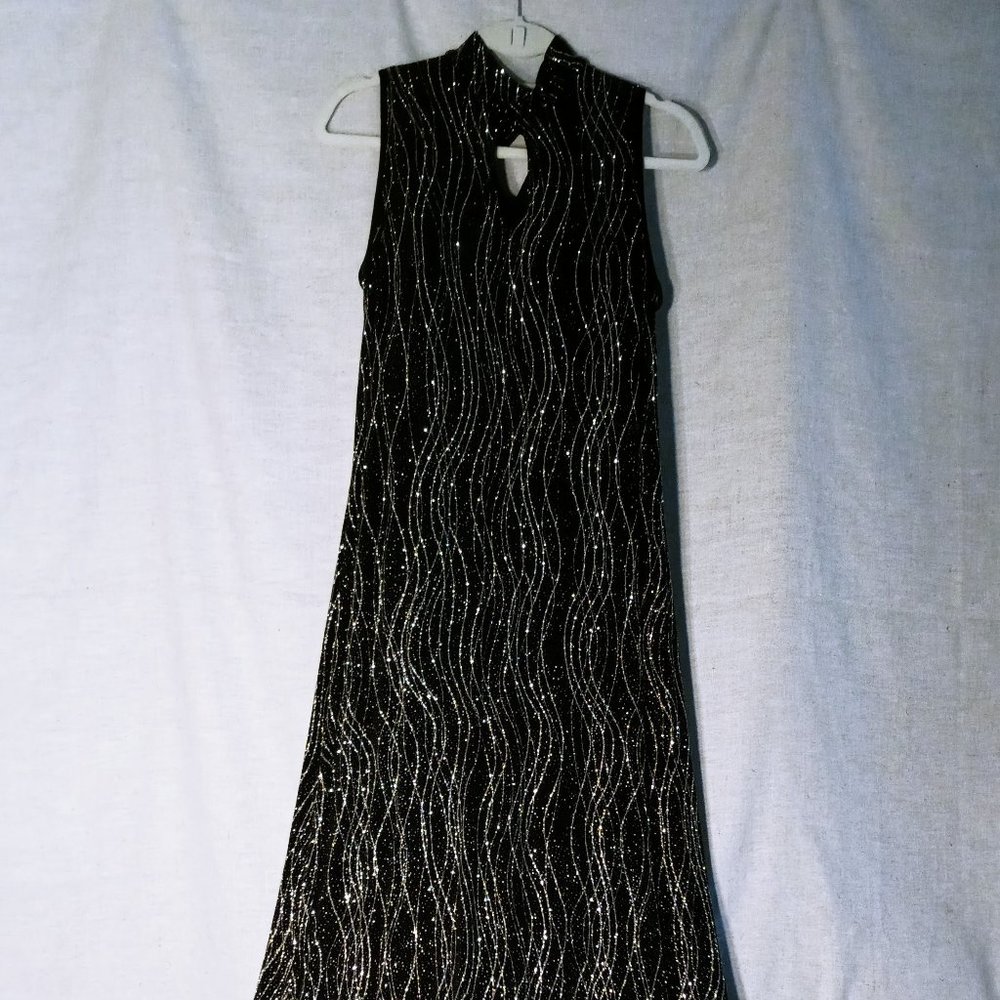 Ronni Nicole by Ouida Gown